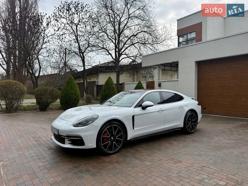 Фастбек Porsche Panamera 2017 в Києві