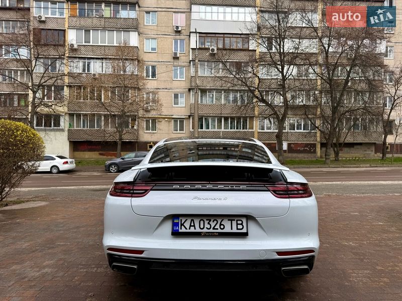 Фастбек Porsche Panamera 2017 в Києві