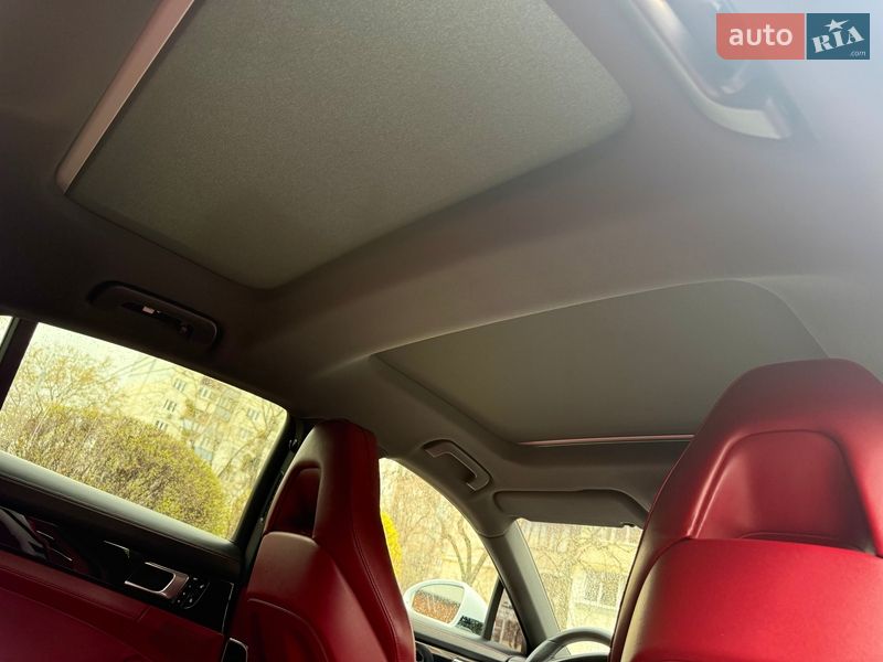 Фастбек Porsche Panamera 2017 в Києві