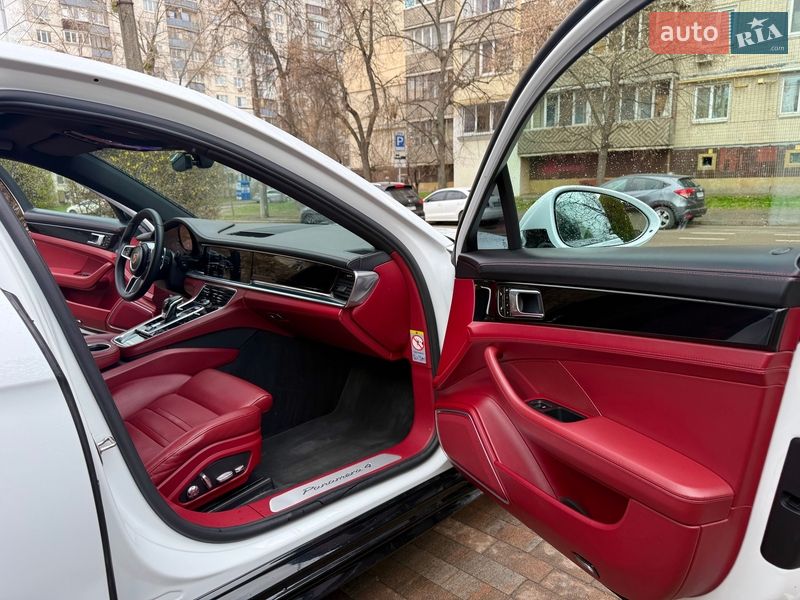 Фастбек Porsche Panamera 2017 в Києві