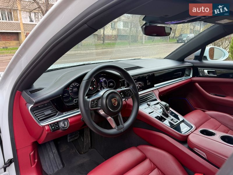 Фастбек Porsche Panamera 2017 в Києві