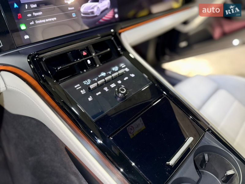 Фастбэк Porsche Panamera 2024 в Киеве фото 23 Фастбэк Porsche Panamera 2024 в Киеве