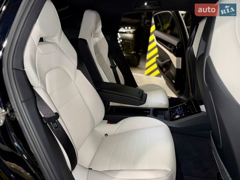 Фастбэк Porsche Panamera 2024 в Киеве фото 36 Фастбэк Porsche Panamera 2024 в Киеве