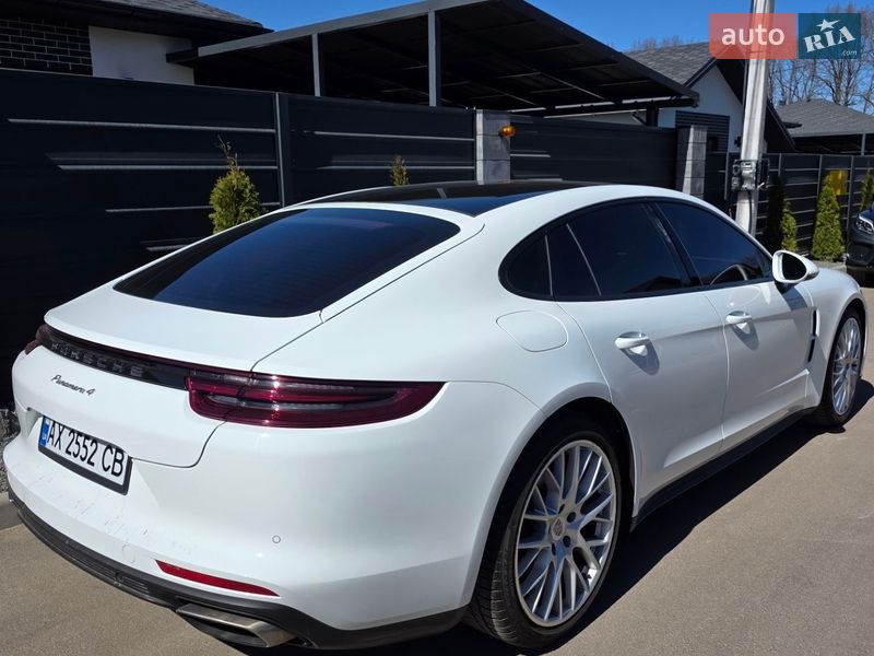 Porsche Panamera 2019