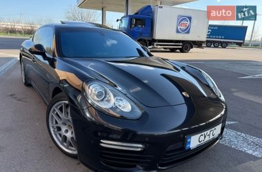 Фастбэк Porsche Panamera 2013 в Днепре