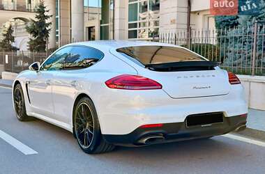 Фастбэк Porsche Panamera 2013 в Киеве