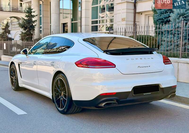 Porsche Panamera 2013