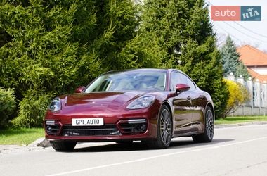 Фастбэк Porsche Panamera 2021 в Киеве