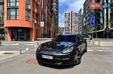 Фастбек Porsche Panamera 2018 в Києві
