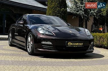 Фастбэк Porsche Panamera 2013 в Львове