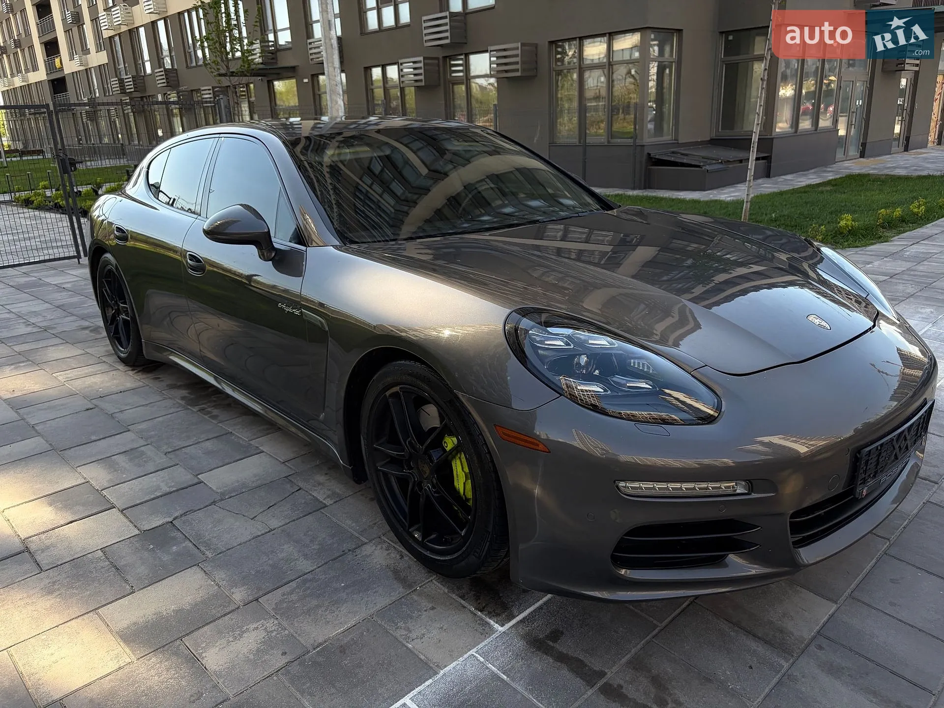 2015 Porsche Panamera - мініатюра 27
