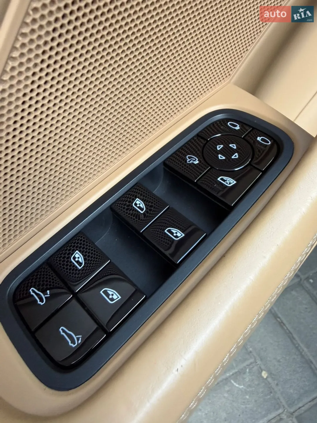 2016 Porsche Panamera - мініатюра 32