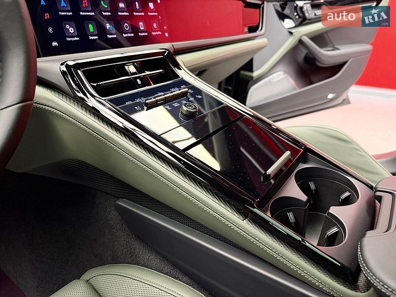 Фастбэк Porsche Panamera 2024 в Киеве