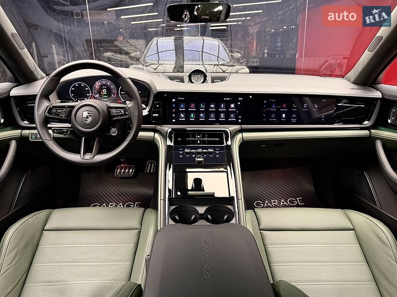Фастбэк Porsche Panamera 2024 в Киеве
