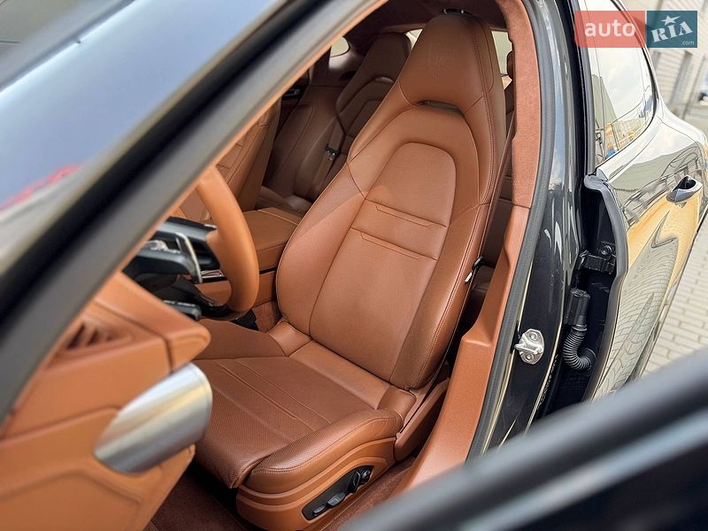 Фастбэк Porsche Panamera 2022 в Львове фото 9 Фастбэк Porsche Panamera 2022 в Львове
