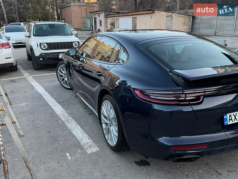 Фастбэк Porsche Panamera 2018 в Харькове
