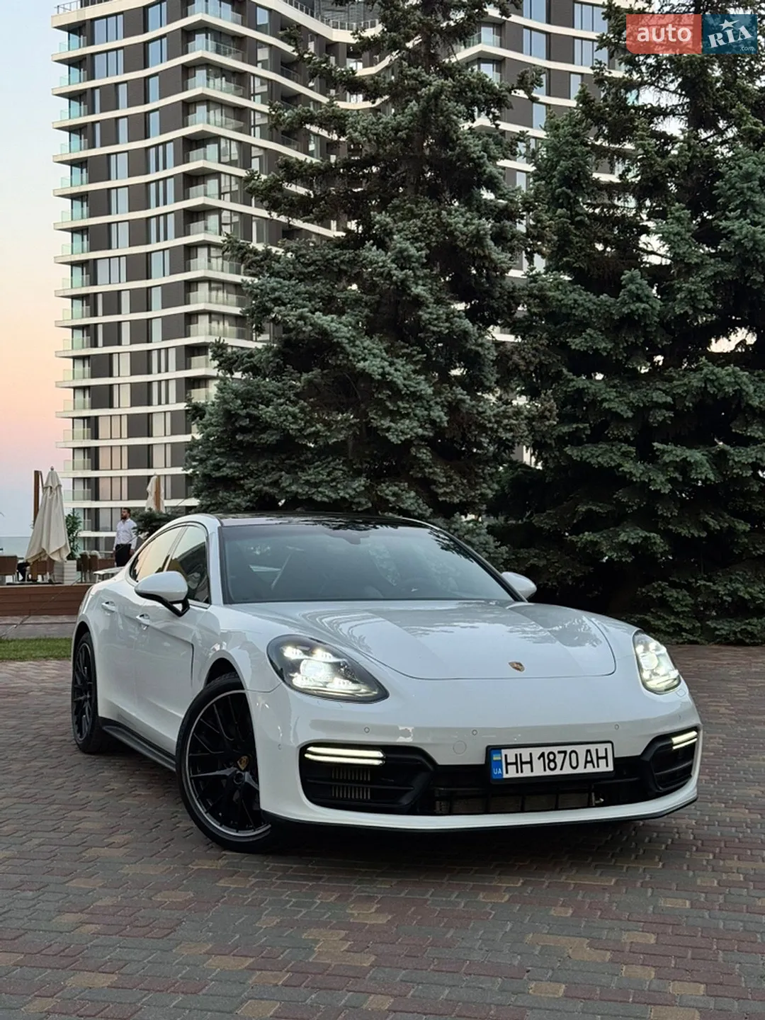 2019 Porsche Panamera - мініатюра 2