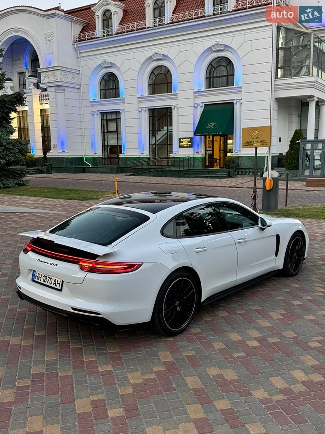 2019 Porsche Panamera - мініатюра 3
