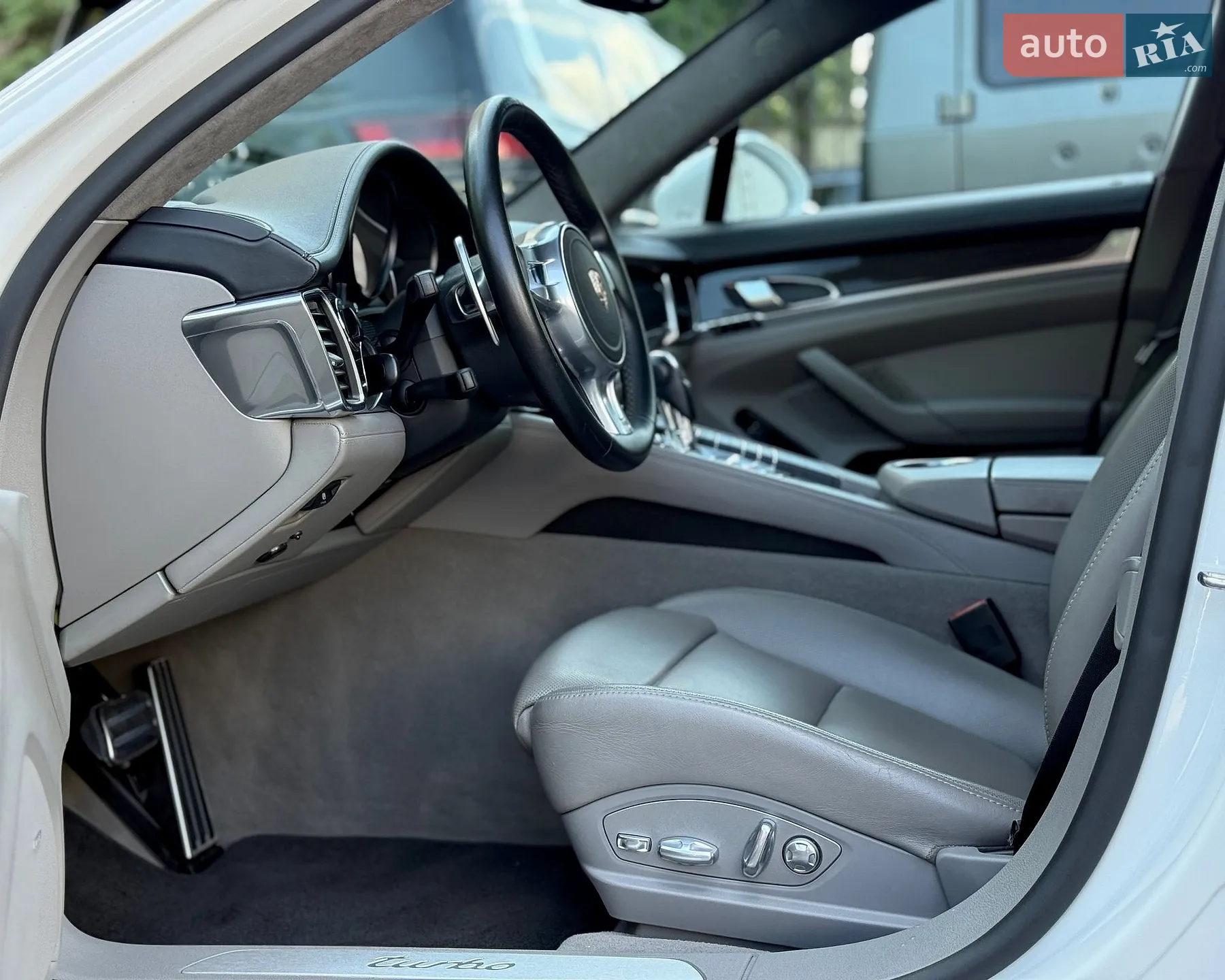 2011 Porsche Panamera - мініатюра 11