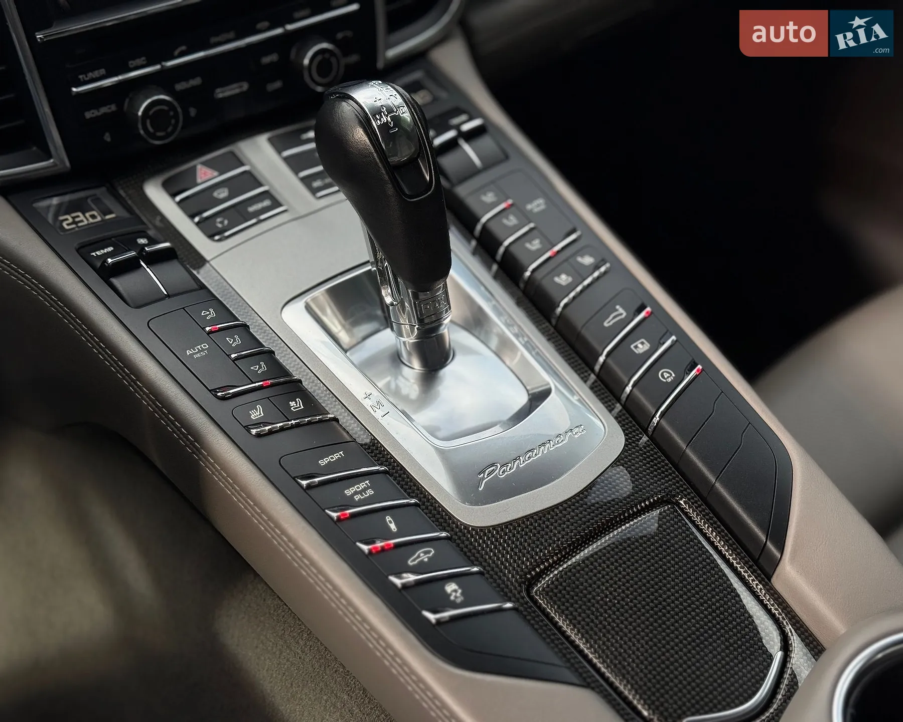 2011 Porsche Panamera - мініатюра 28