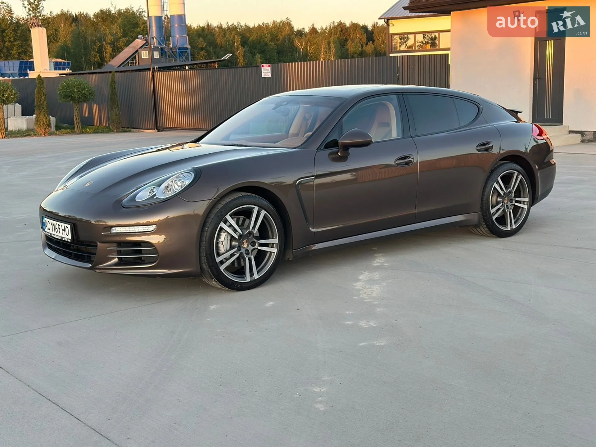 2014 Porsche Panamera - мініатюра 2
