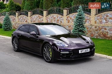 Универсал Porsche Panamera 2018 в Киеве