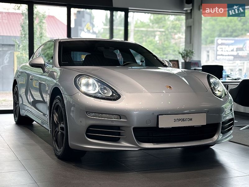 Фастбэк Porsche Panamera 2013 в Одессе