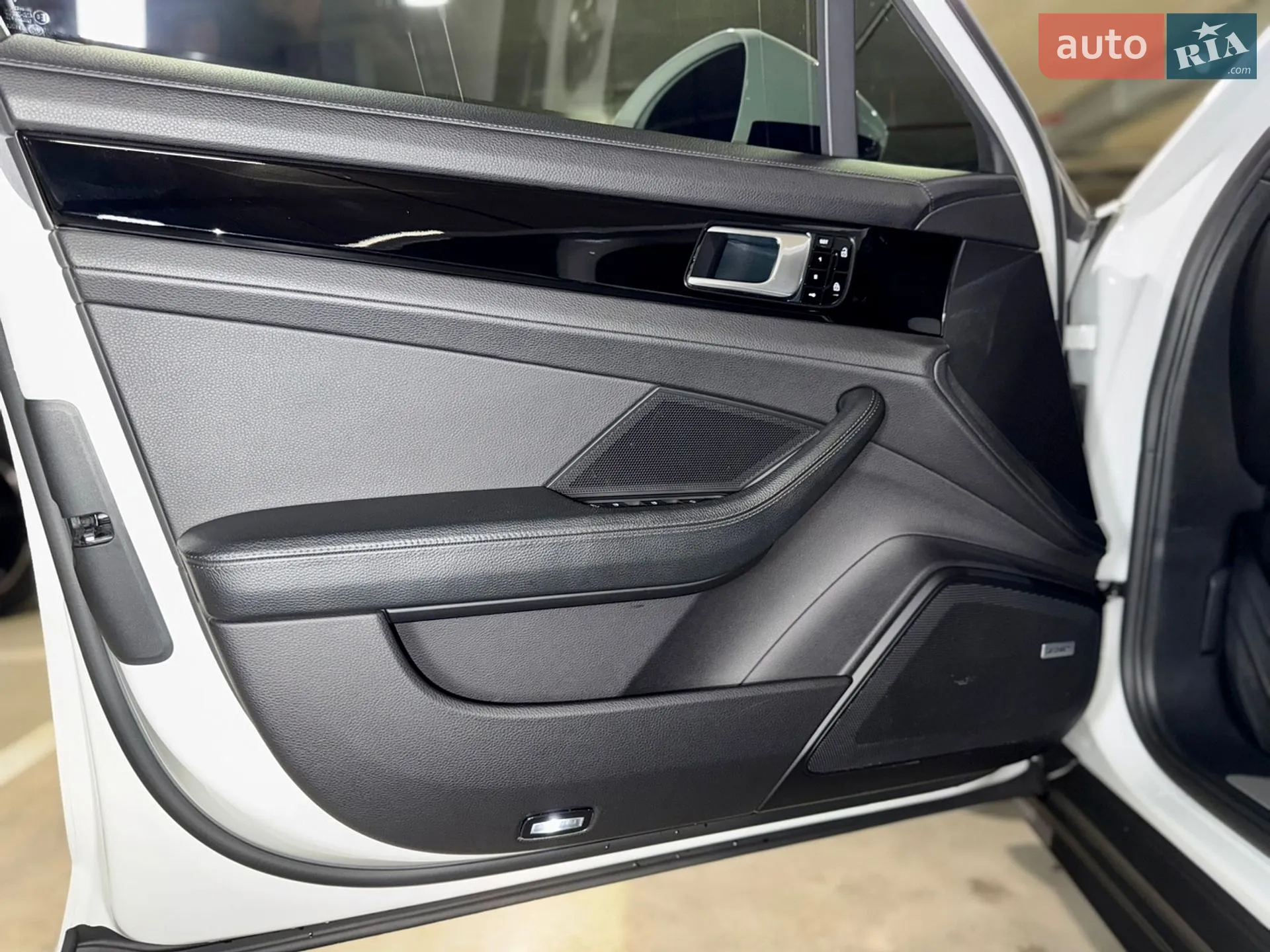 2019 Porsche Panamera - мініатюра 25