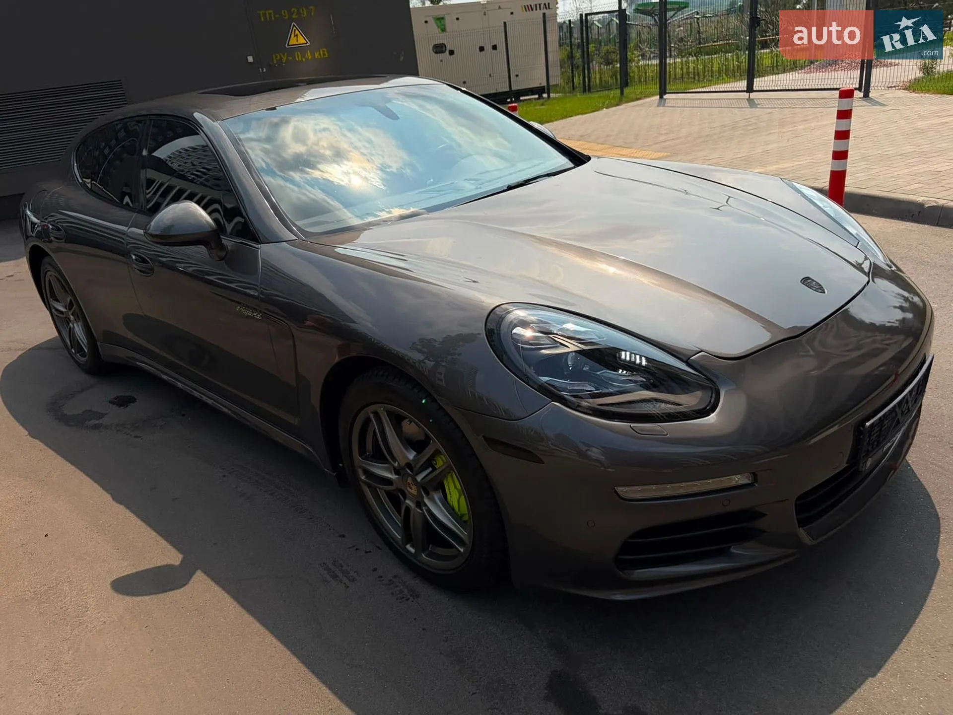 2015 Porsche Panamera - мініатюра 2