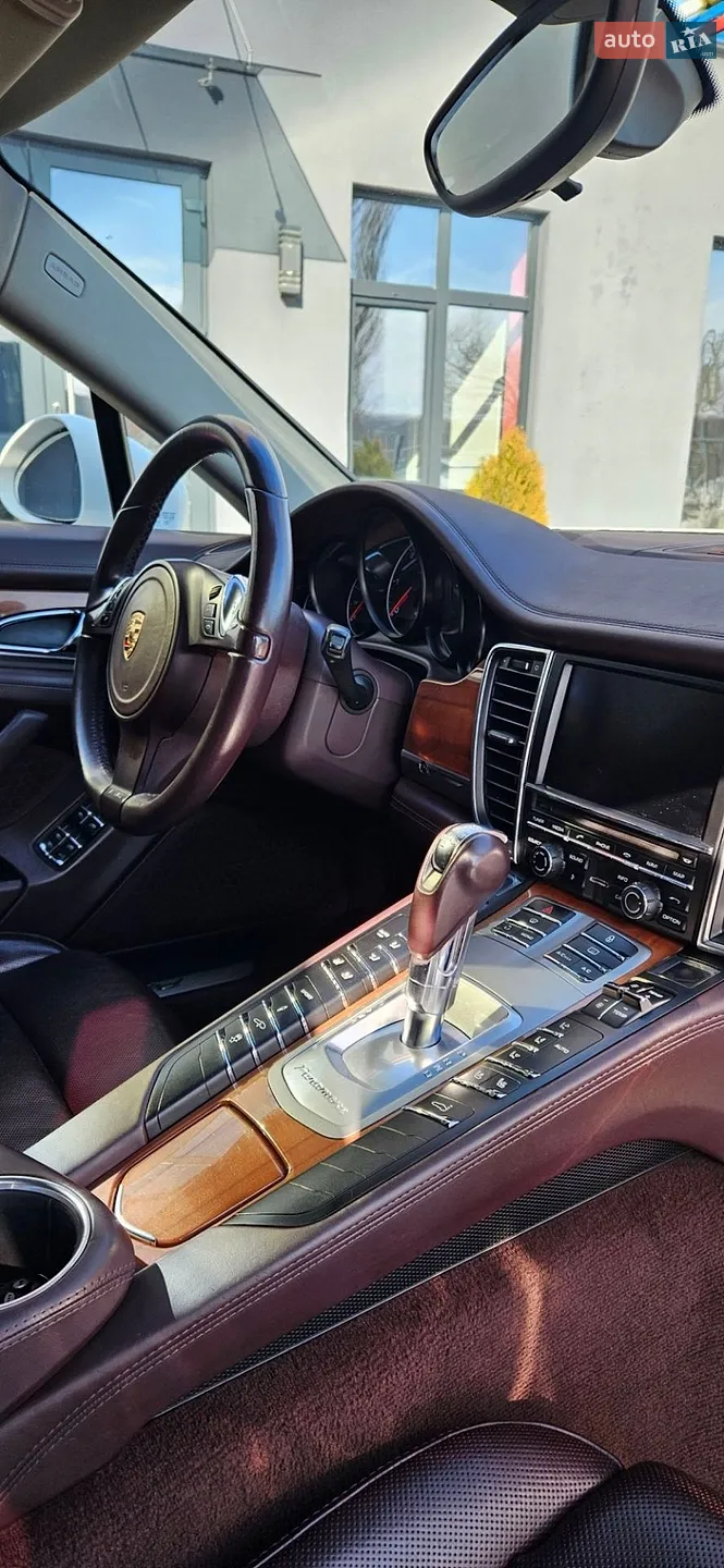 2018 Volkswagen Touareg - мініатюра 16