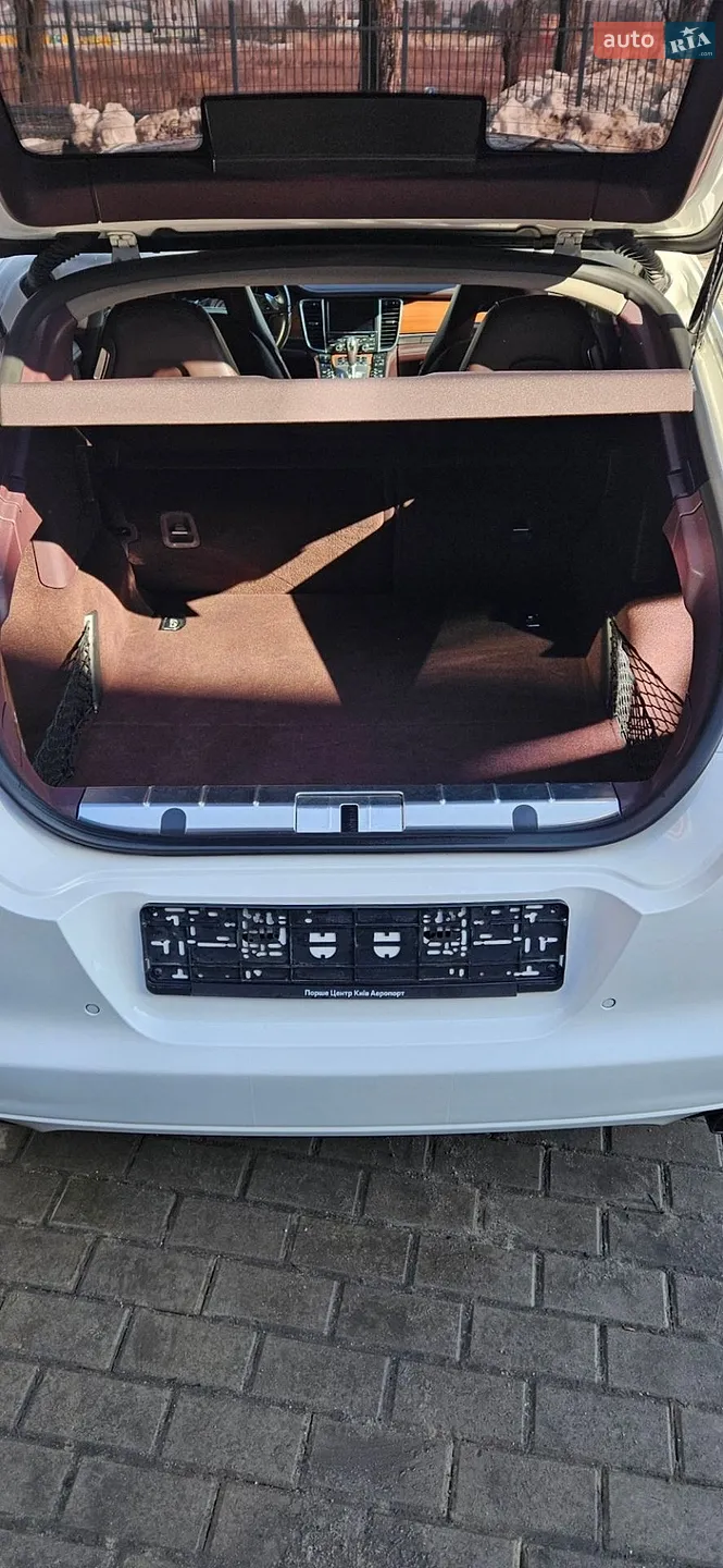 2018 Volkswagen Touareg - мініатюра 18