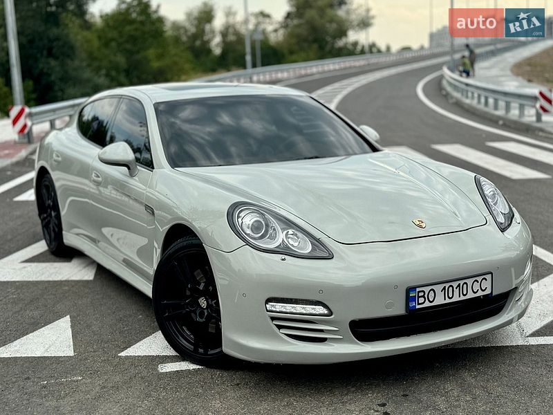 Фастбэк Porsche Panamera 2010 в Ивано-Франковске