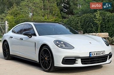 Фастбэк Porsche Panamera 2017 в Киеве