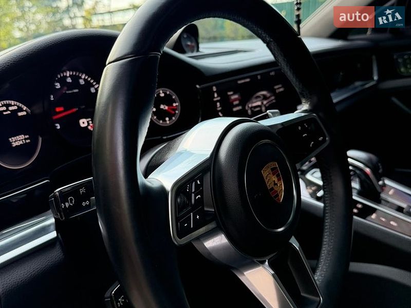 Фастбэк Porsche Panamera 2017 в Киеве