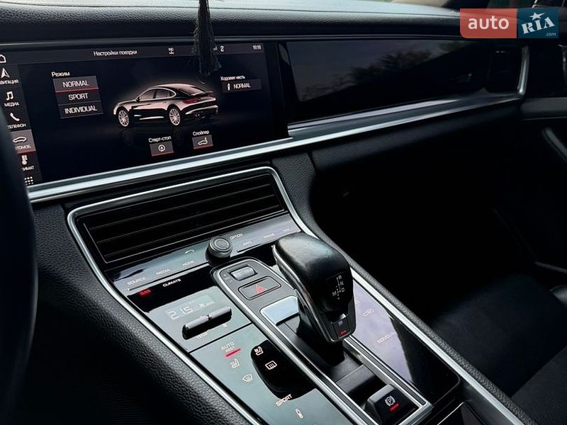Фастбэк Porsche Panamera 2017 в Киеве