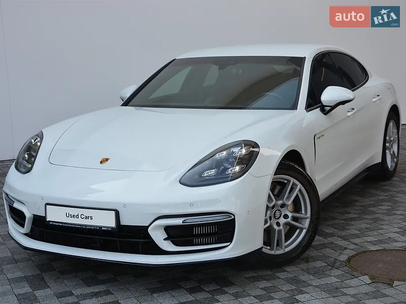 Porsche Panamera 2021