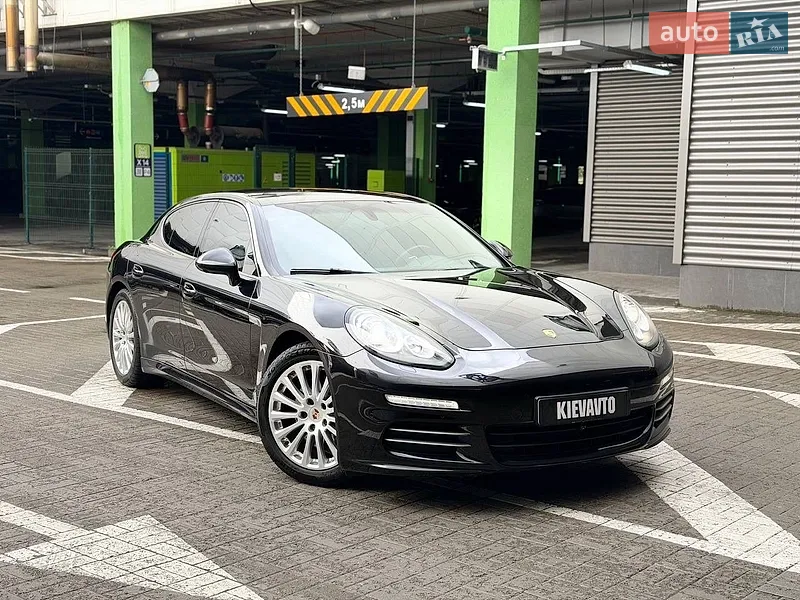 Porsche Panamera 2013