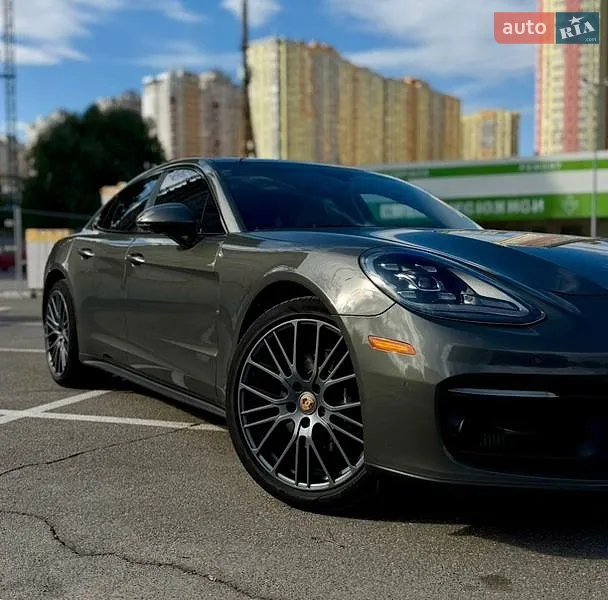 Porsche Panamera 2022