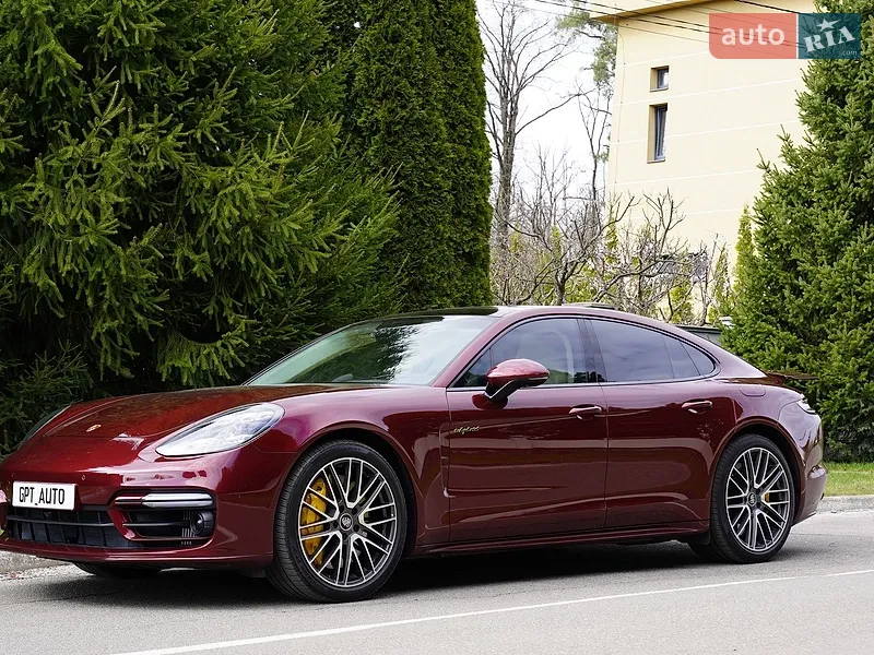 Porsche Panamera 2021