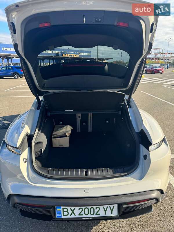 Універсал Porsche Taycan Cross Turismo 2022 в Києві