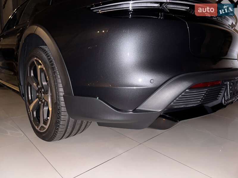 Універсал Porsche Taycan Cross Turismo 2022 в Одесі