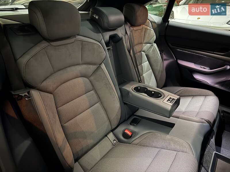Універсал Porsche Taycan Cross Turismo 2022 в Одесі