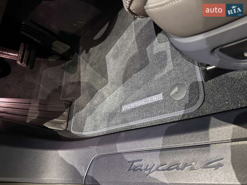 Універсал Porsche Taycan Cross Turismo 2022 в Одесі