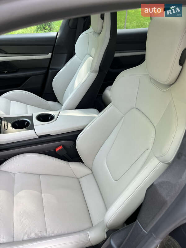 Универсал Porsche Taycan Cross Turismo 2021 в Киеве фото 16 Универсал Porsche Taycan Cross Turismo 2021 в Киеве
