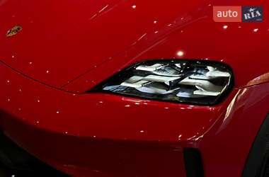 Универсал Porsche Taycan Cross Turismo 2024 в 