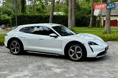 Универсал Porsche Taycan Cross Turismo 2021 в 