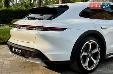 Универсал Porsche Taycan Cross Turismo 2021 в 