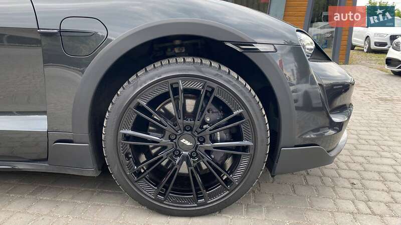 Седан Porsche Taycan Cross Turismo 2023 в Виннице