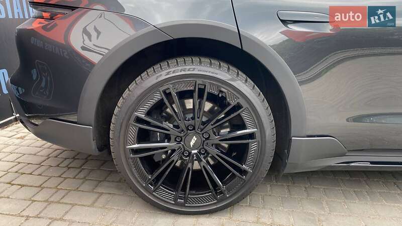 Седан Porsche Taycan Cross Turismo 2023 в Виннице
