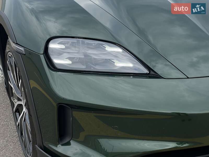 Універсал Porsche Taycan Cross Turismo 2024 в Києві